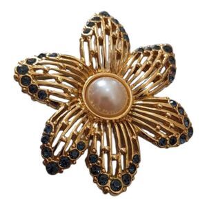 Vintage Monet Green Rhinestone & Faux Pearl Gold Tone‎ Pin Brooch